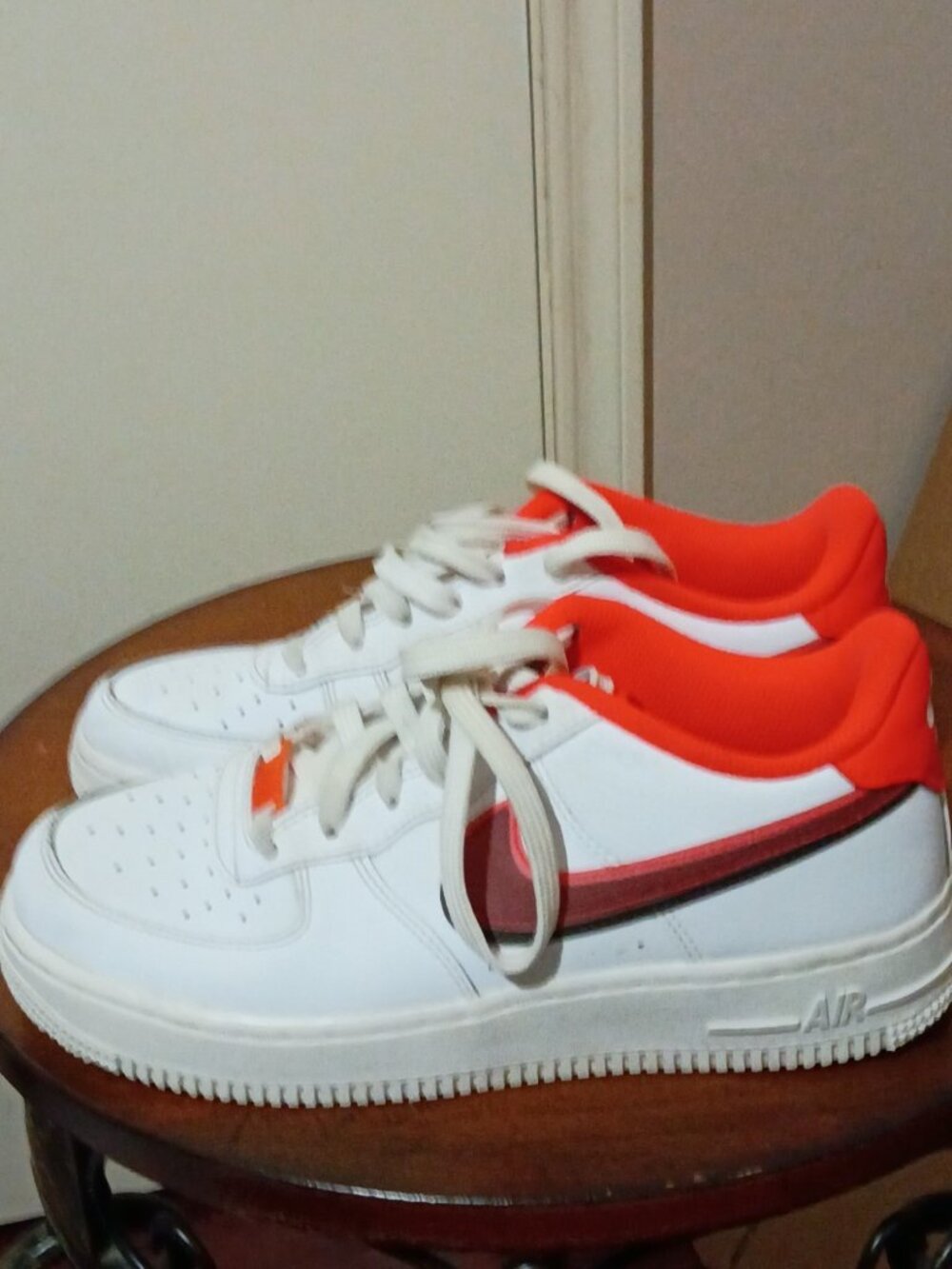 Nike Air Force 1 Low Youth Sneakers Shoes 5.5Y White Red Leather CW1574-101 - Picture 9 of 13
